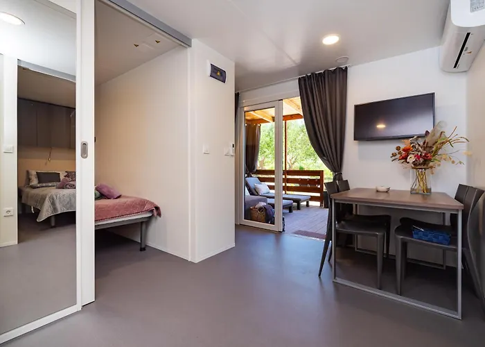 Campsite House No 3 *
